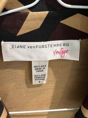 Diane von Furstenberg Vintage Silk dress in Brown & Tan Geometric Print